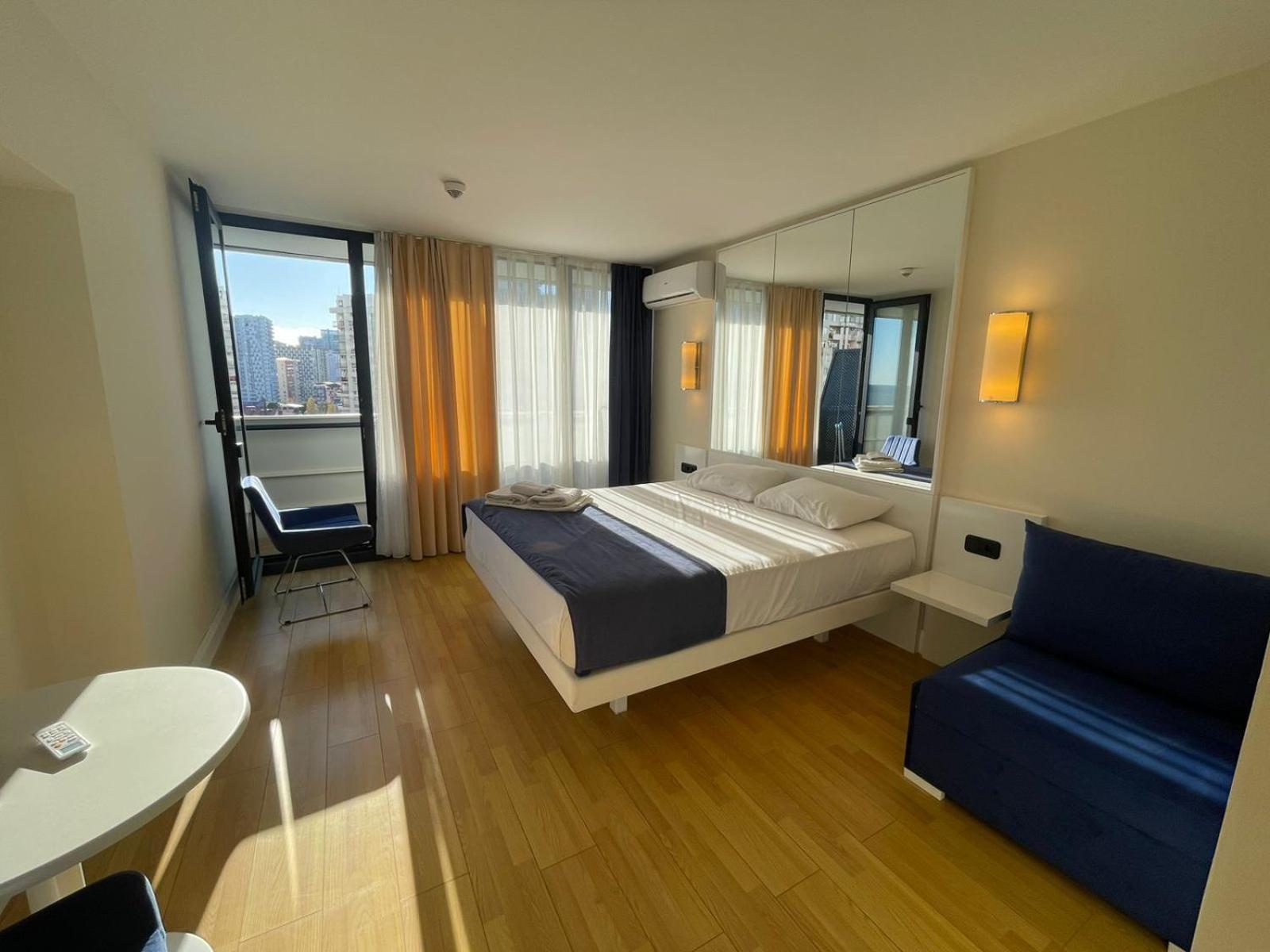 Suites Orbi City Aparthotel Batoumi Extérieur photo