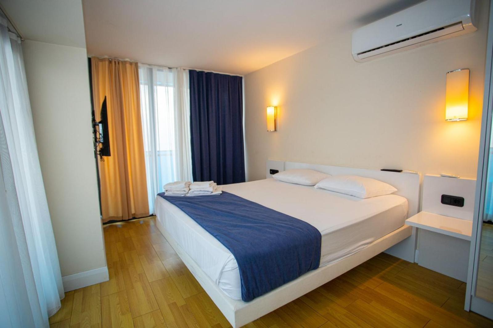 Suites Orbi City Aparthotel Batoumi Extérieur photo